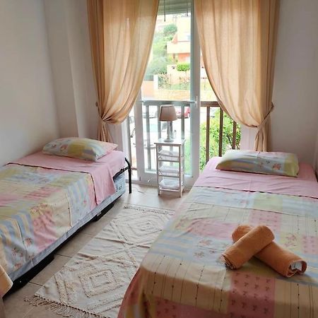 Penthouse Paradiso: 2Br Oasis In Casares Del Sol Bagian luar foto
