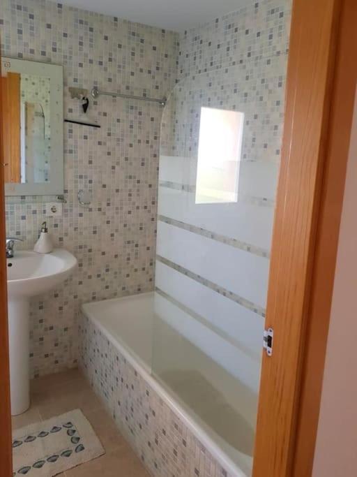 Penthouse Paradiso: 2Br Oasis In Casares Del Sol Bagian luar foto