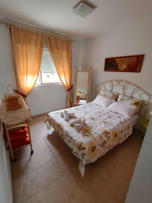 Penthouse Paradiso: 2Br Oasis In Casares Del Sol Bagian luar foto