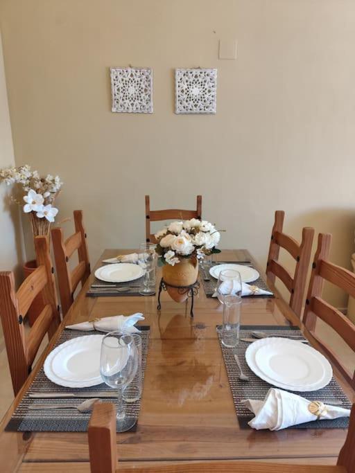 Penthouse Paradiso: 2Br Oasis In Casares Del Sol Bagian luar foto