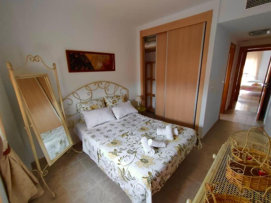 Penthouse Paradiso: 2Br Oasis In Casares Del Sol Bagian luar foto