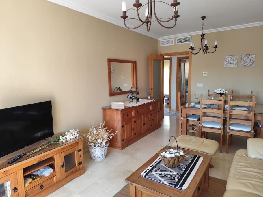 Penthouse Paradiso: 2Br Oasis In Casares Del Sol Bagian luar foto